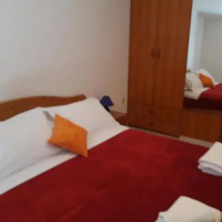 Sasa Kastel Stafilic Croatia Kaštela